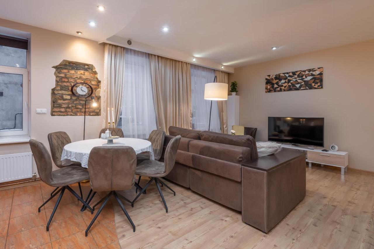 شقة Baltic Amber In Diplomatic District & Free Parking ريغا المظهر الخارجي الصورة